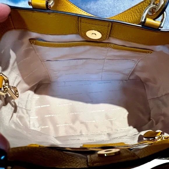 Michael Kors small crossbody tote bag - Picture 4 of 8